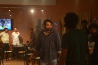 Kadhalum Kadanthu Pogum (aka) Kadhalum Kadanthu Pogum