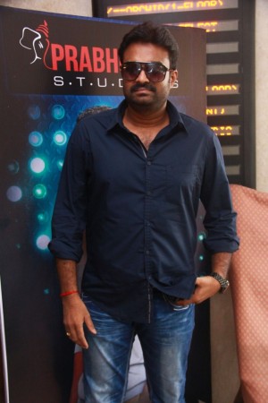 Karuppu Raja Vellai Raja (aka) KarupuRajaVellaiRajaa