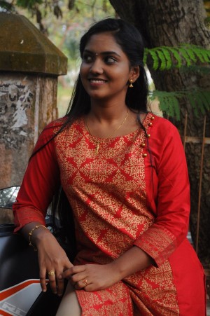 Naan Yaarendru Nee Sol (aka) Naan Yaar endru Nee Sol