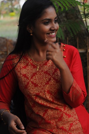 Naan Yaarendru Nee Sol (aka) Naan Yaar endru Nee Sol