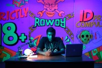 Naanum Rowdy Dhaan (aka) Naanum Rowdy Thaan