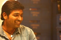 Naanum Rowdy Dhaan (aka) Naanum Rowdy Thaan