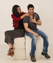 Rajavin Paarvai Raniyin Pakkam (aka) Rajavin Paarvai Raniyin Pakkam