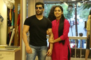 Rajavin Parvai Raniyin Pakkam (aka) Rajavin ParvaiRaniyinPakkam