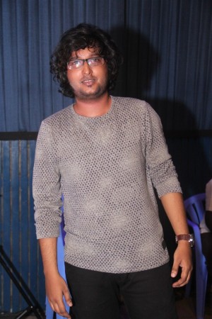 Rajavin Parvai Raniyin Pakkam (aka) Rajavin ParvaiRaniyinPakkam