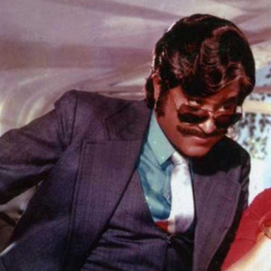 No one wears shades like he does!