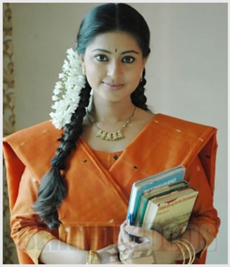 Sneha in Pallikkoodam
