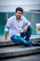 Velainu Vandhutta Vellaikaaran (aka) Vishnu