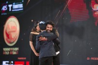 Behindwoods Gold Medals 2017 - The Awarding Set 4