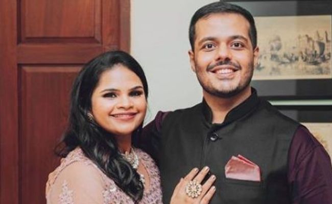 Actress Vidyu Raman gets engaged - engagement pics go viral