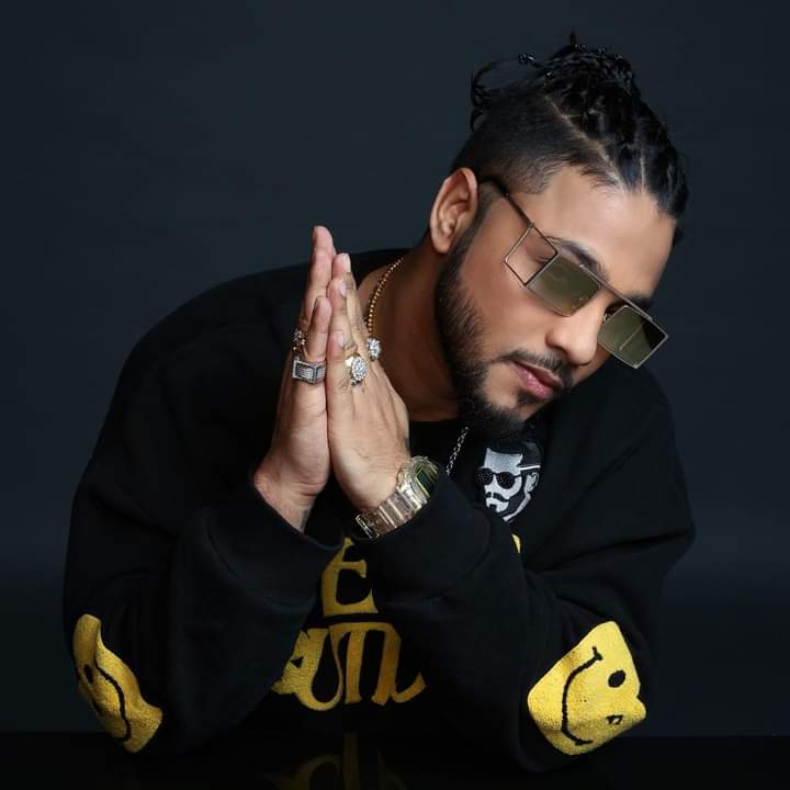 Rapper tests positive for Covid 19 but says there's a technical error ft Raftaar