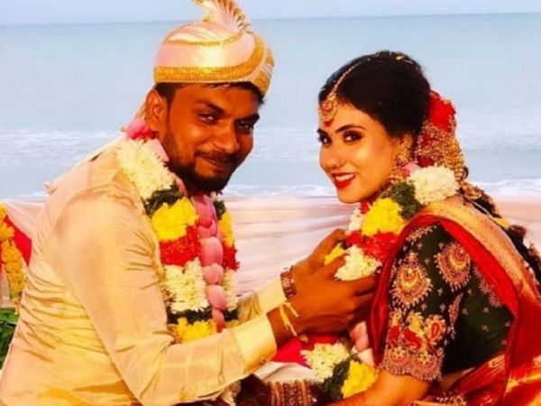 Poove Poochudava fame actress ties knot with her longtime boyfriend, viral wedding pics ft Dhanalakshmi