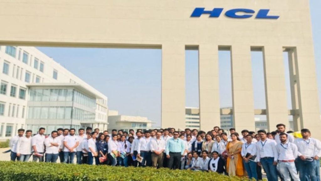 hcl tech to double headcount in towns lucknow madurai vijaywada