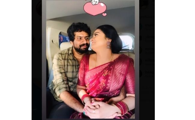 Actress Chithra romantic picture with her fiance goes viral