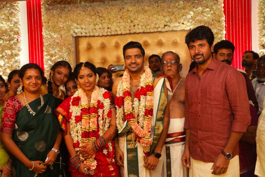 Popular Tamil actor blessed with a baby girl, announces in style ft Sathish