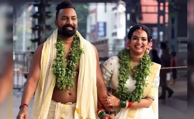 Popular serial actress gets married to her love ft Saranya