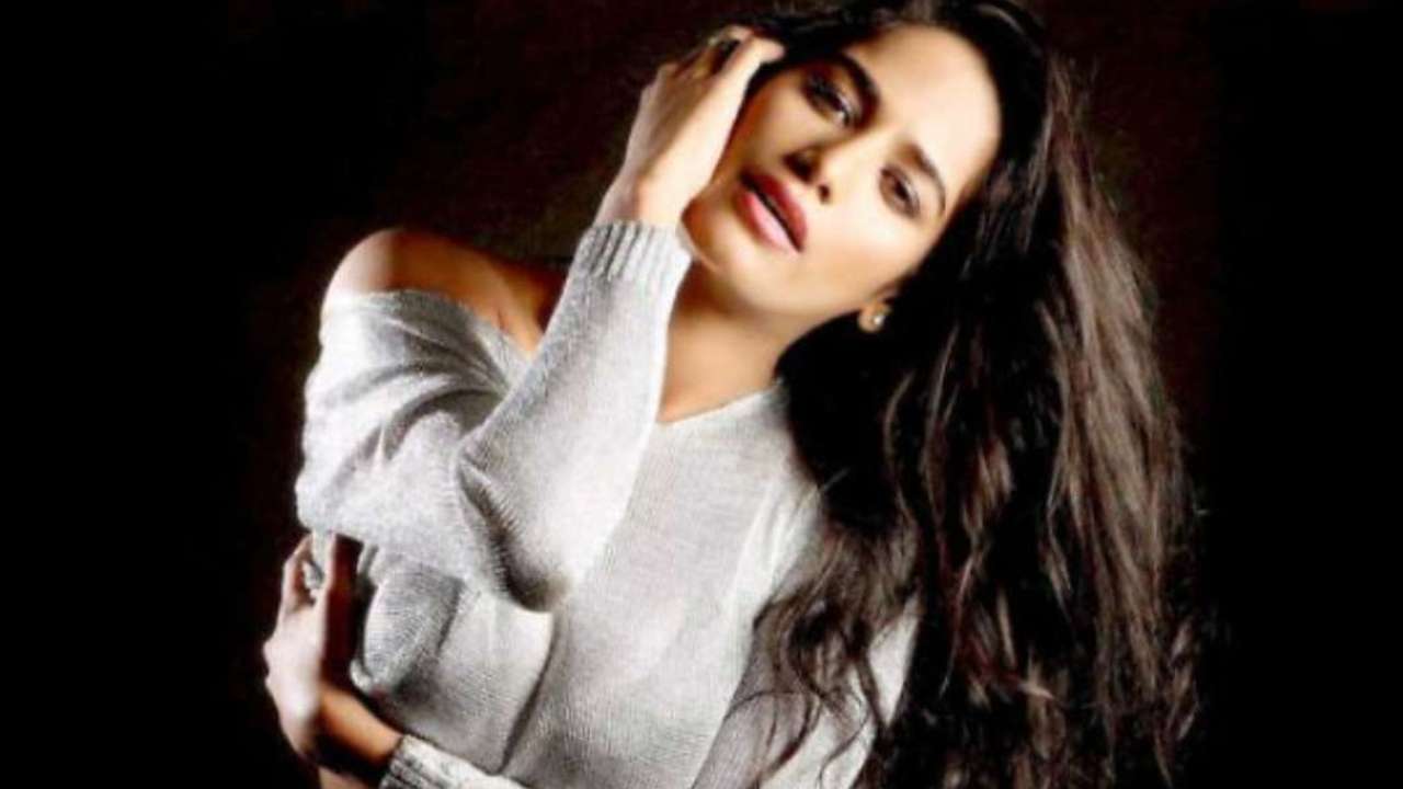 Actress reportedly arrested for shooting nude scenes on beach ft Poonam Pandey