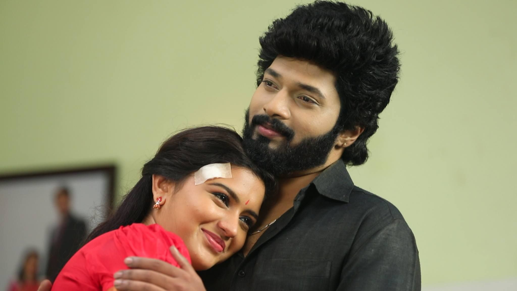 Sembaruthi hero Karthik quits the serial; Zee Tamil channel issues reason in their statement
