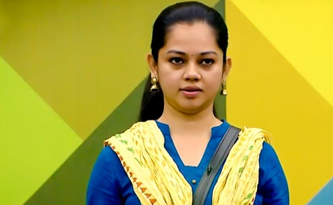 பிக்பாஸ்-ல் இருந்து வெளியேறுகிறாரா அனிதா | Actress anitha may be this week eviction contestant in biggboss