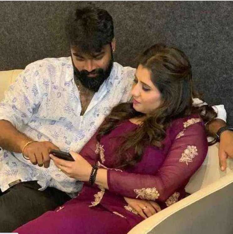 Super Singer hostess Priyanka pic with her husband