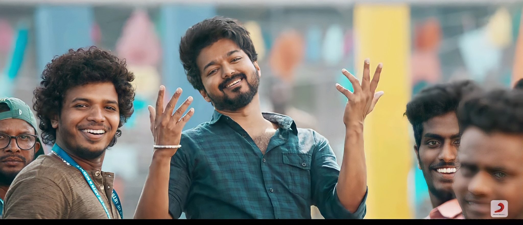 Chinna Thala Suresh Raina dances to Thalapathy Vijay’s Vaathi Coming in Behindwoods Gold Icons