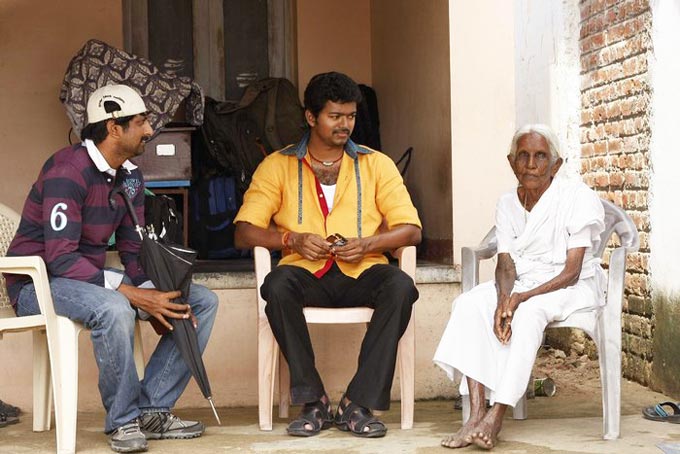 Vijay throwback pictures with Goundamani mother