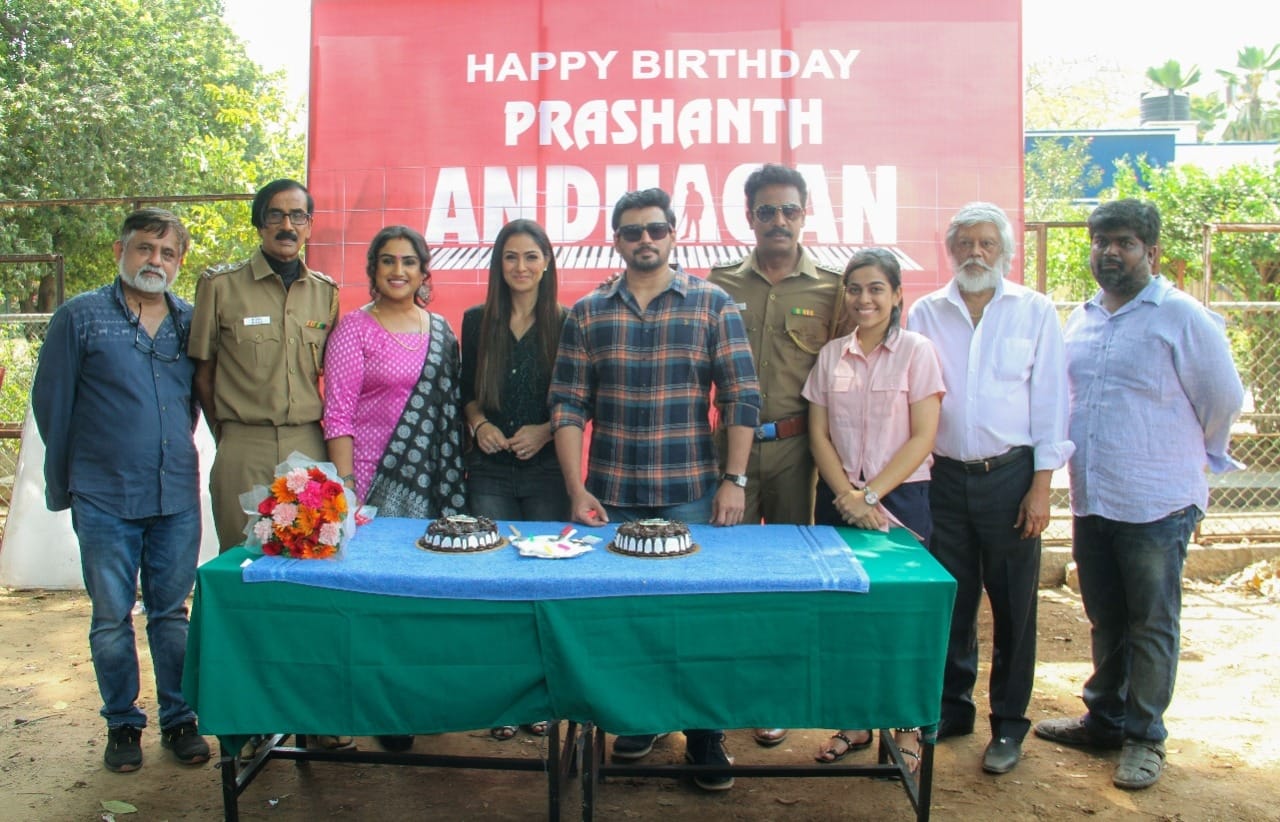 Prashanth Simran celebrate birthdays on Andhagan sets
