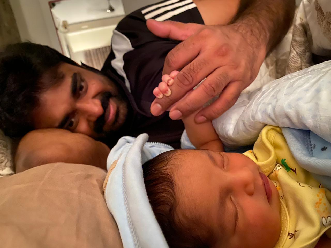 Thalaivi director Vijay’s cutest pic with son and wife is sure to win your hearts; viral pic