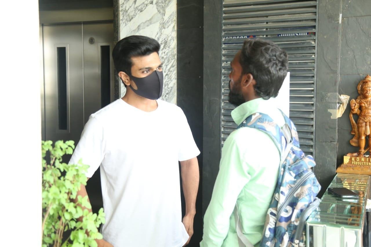 Fans travel miles by walk to meet actor Ramcharan - Here's what happened