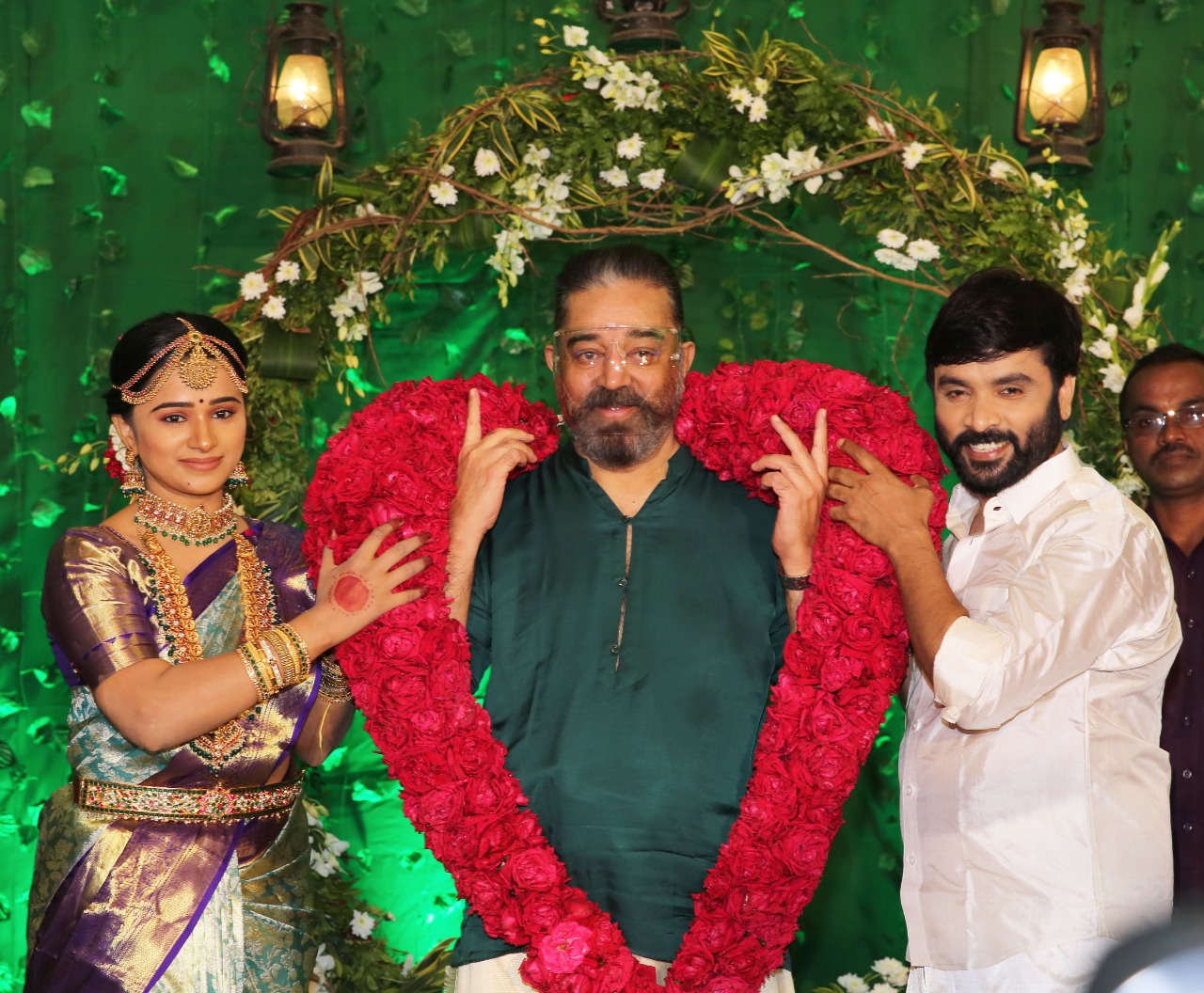 Lyricist snekan Kannika Ravi marriage in presence of kamalhaasan