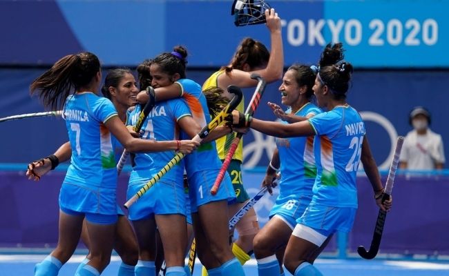 TRENDING: 3rd medal for India? History created at Tokyo Olympics; top celebrities pour wishes with emotional messages