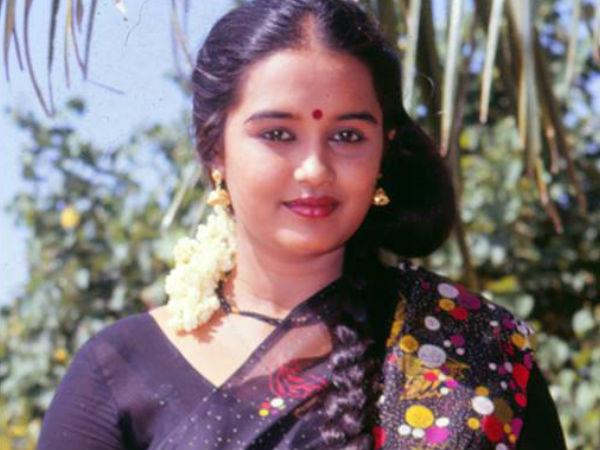 Popular Tamil actress Chithra passes away