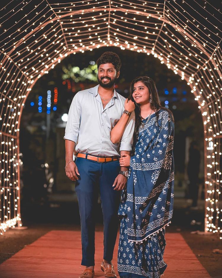 This popular Tamil serial actress gets engaged to her actor-boyfriend ft Abi Navya and Deepak Kumar