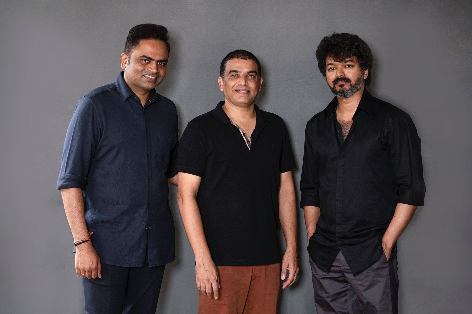 Vijay to team up with this versatile actor after 12 years in Thalapathy 66? Latest video grabs attention ft Prakash Raj