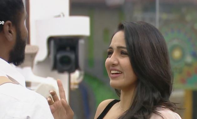 amir propose to pavani for a play biggboss5 tamil 