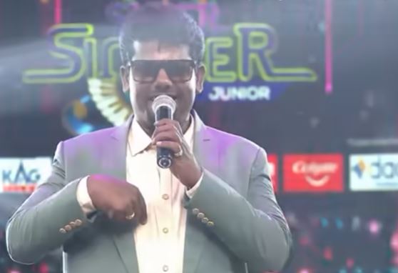 CWC mookkuthi murugan imitates bigg boss Kamal super singer