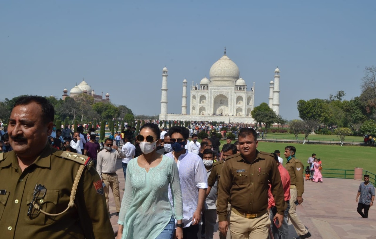 Famous Tamil Actress Visits Taj Mahal with Her Lover