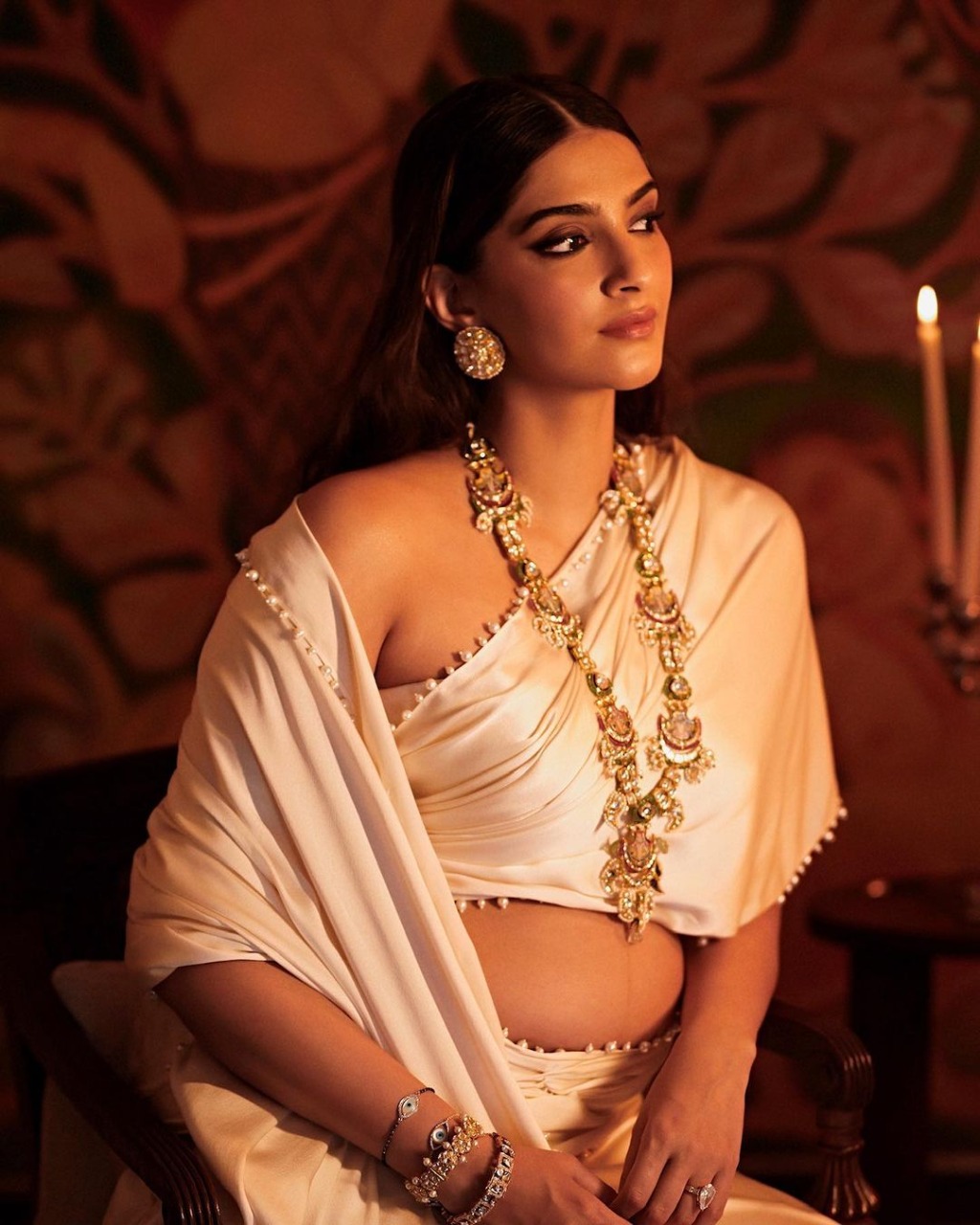 Sonam Kapoor shared New Photoshoot pictures with her baby bump