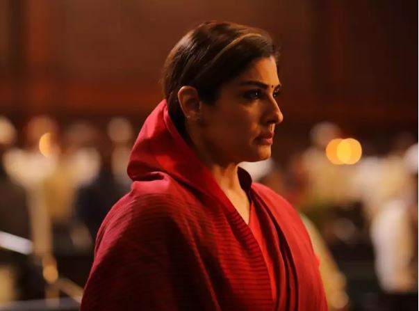  Raveena Tandon shares clip people throwing coins in theatre KGF2