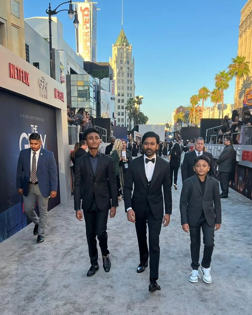 the gray man premiere dhanush attend with his sons