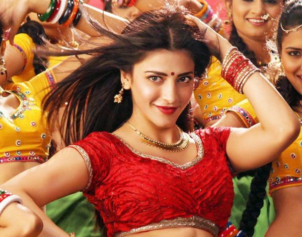 Sruthi hassan completes 13 years in film industry 