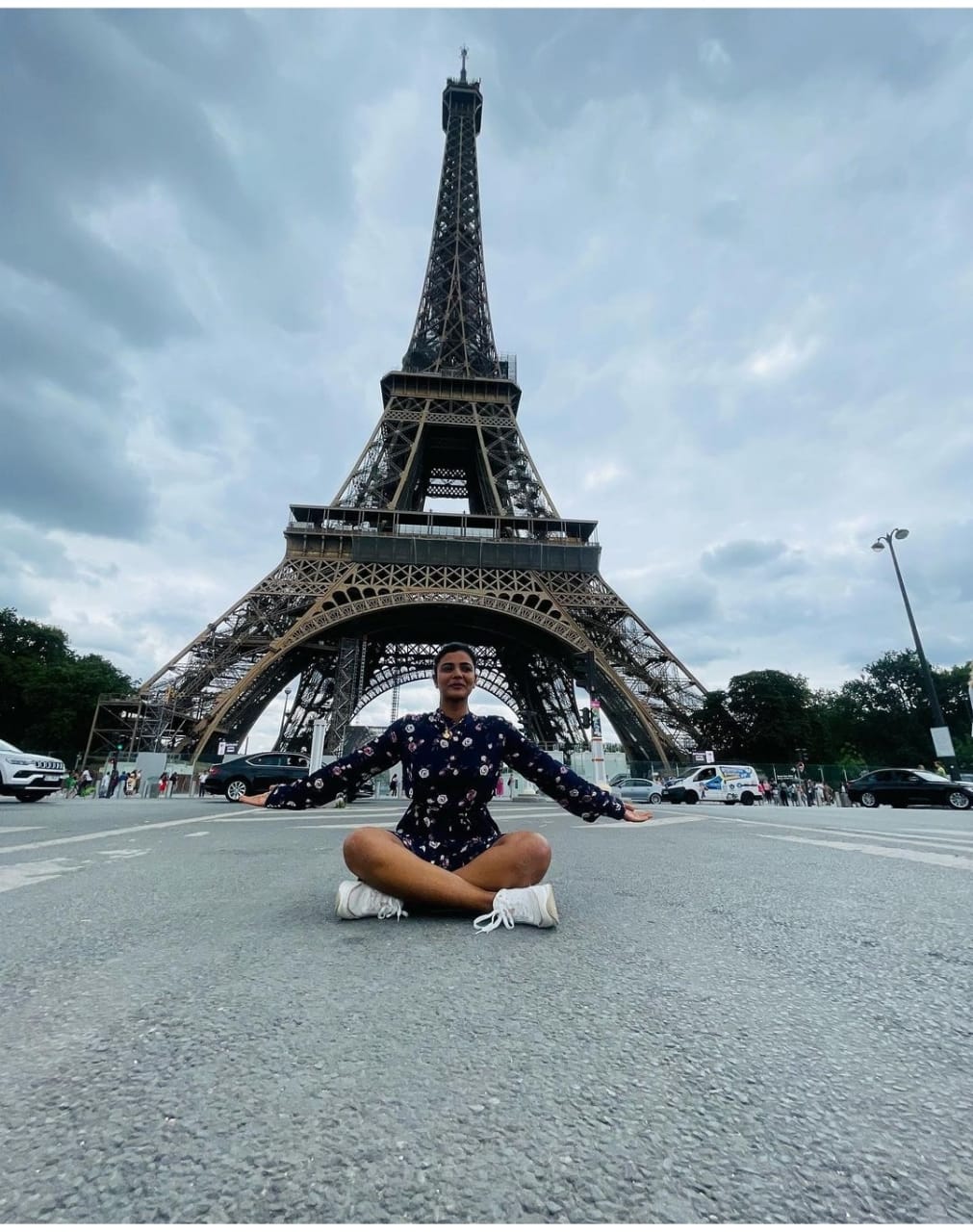Aishwarya Rajesh France Paris Eiffel Tower Photos