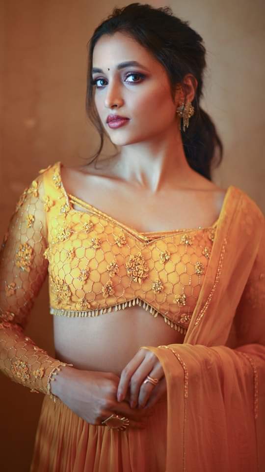 KGF Actress Srinidhi Shetty Latest Classic Photoshoot Photos