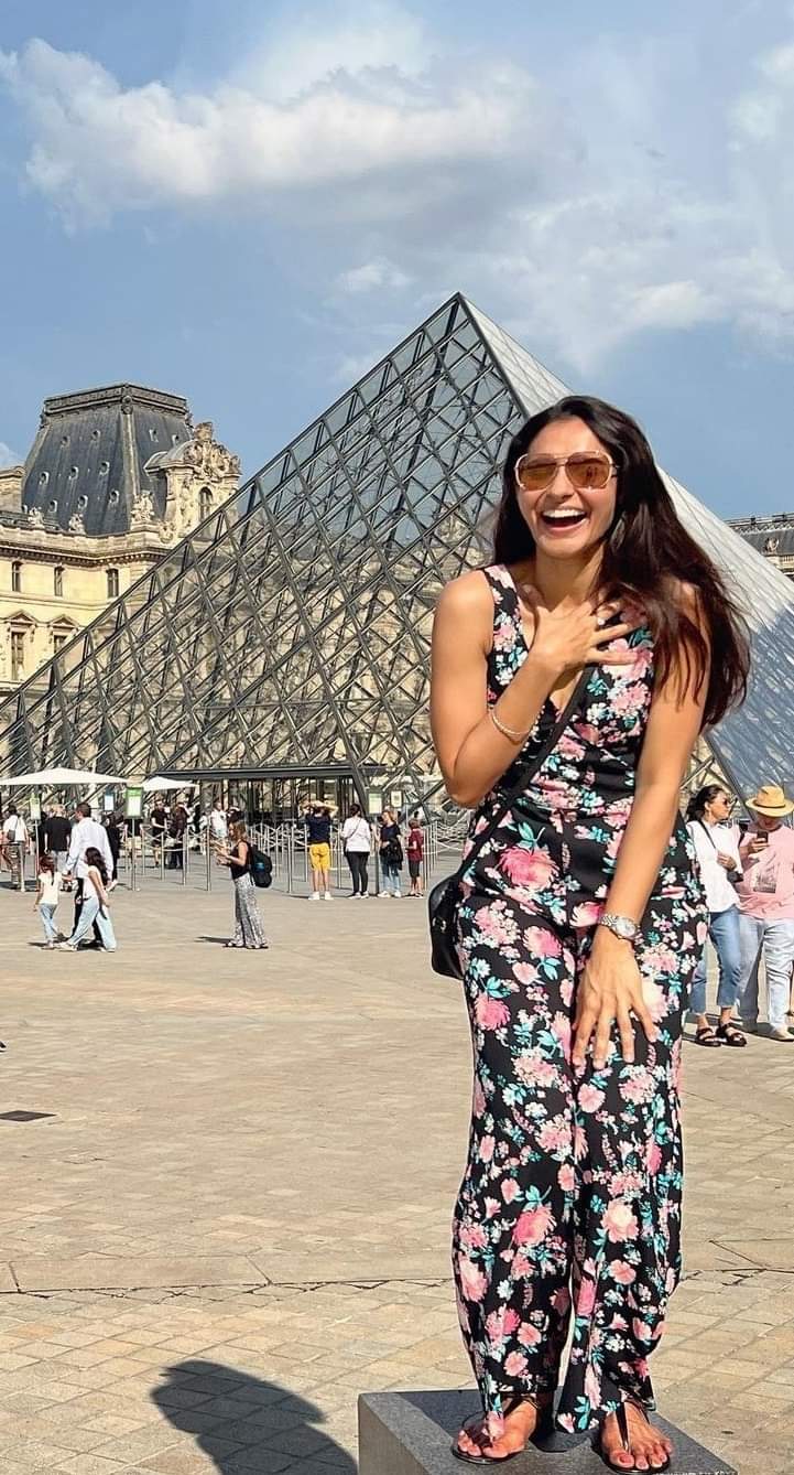 Andrea Jeremiah with her friends Paris France vacation