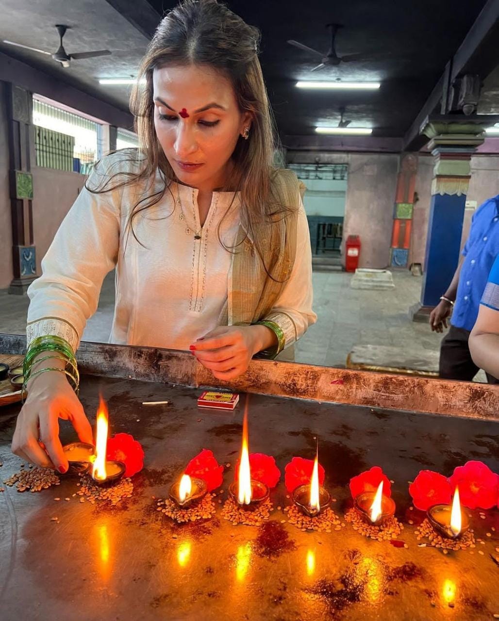 Aishwarya Rajinikanth visited Tirupati Balaji Temple brahmotsavam 2022