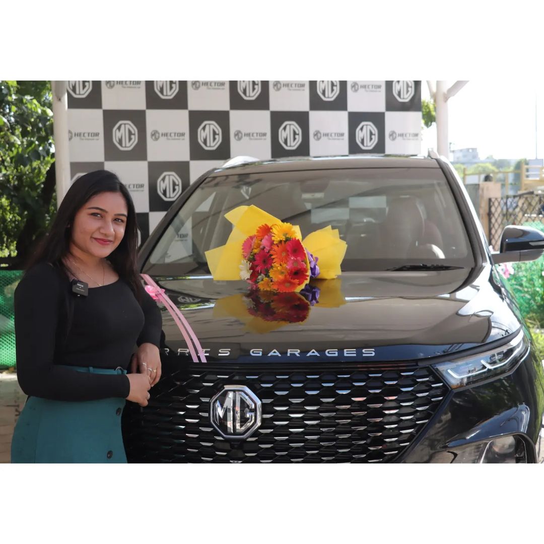 Raveena Daha Mother Gifted MG Hector Plus Car Specifications