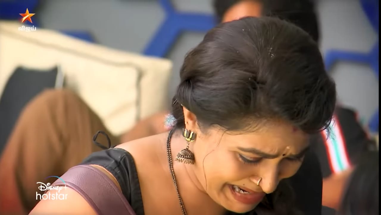 Rachitha cries when her mother enters into bigg boss house 