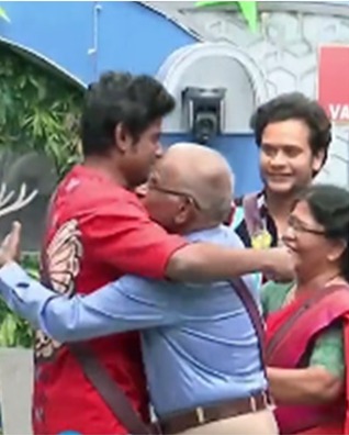 ADK in tears after saw his Parents enter into BiggBoss House 