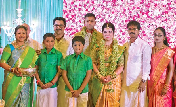 SarathKumar Varalaxmi Srilanka Tour with Family