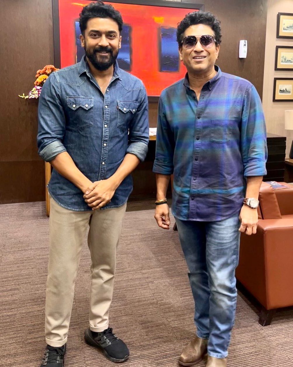 Actor Suriya met Former Indian Cricketer Sachin Tendulkar